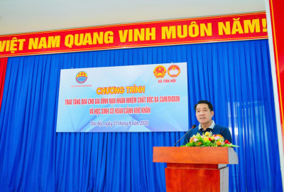 Hùng Nhơn trao quà đến gia đình chịu ảnh hưởng chất độc da cam và học sinh khó khăn tình Tây Ninh 